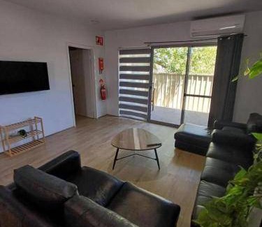 Kelmscott Apartment | 80 m² Apartment ∙ 2 bedrooms ∙ 4 guests
