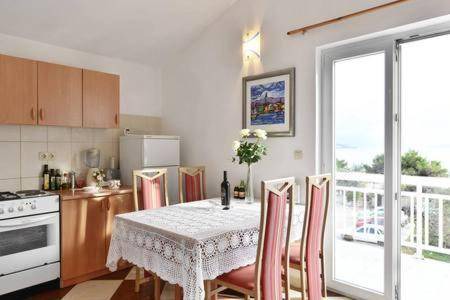 Dugi Rat Apartment | 80 m² Apartment ∙ 2 bedrooms ∙ 6 guests