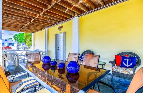 Blue Waters House | 80 m² House ∙ 2 bedrooms ∙ 6 guests