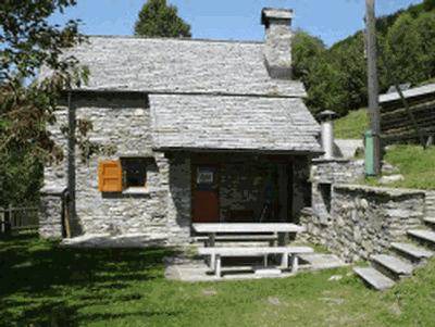 Centovalli House | 80 m² House ∙ 2 bedrooms ∙ 5 guests