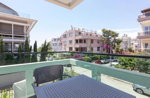 Eski Lara Apartment | 80 mΒ² Serviced apartment β 7 guests