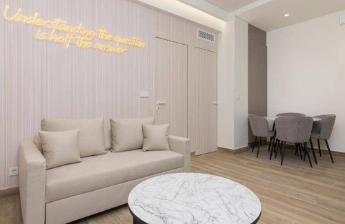 Omonia Apartment | 81 m² Apartment ∙ 3 bedrooms ∙ 6 guests