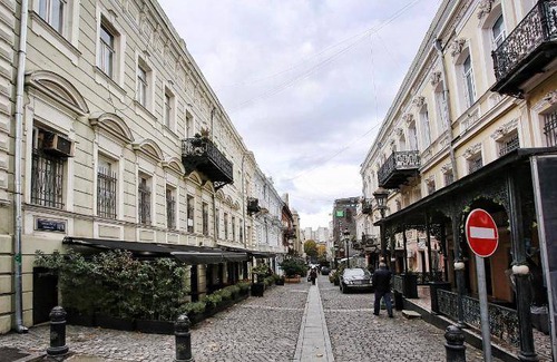 Tbilisi City Centre Apartment | 81 m² Serviced apartment ∙ 2 bedrooms ∙ 6 guests