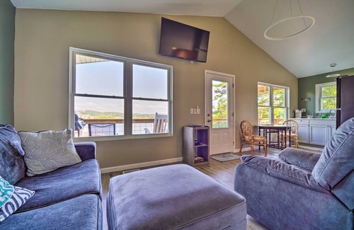 Bean Station Cottage | 82 m² Cabin ∙ 2 bedrooms ∙ 6 guests