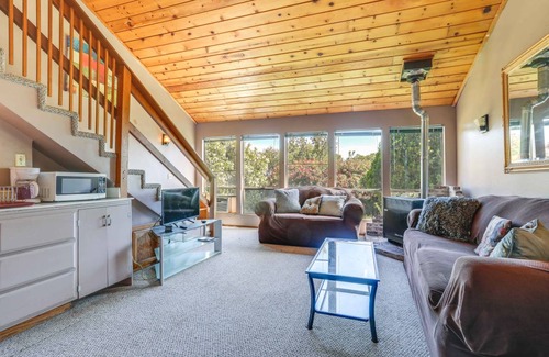 North Auburn Cottage | 83 m² Cabin ∙ 1 bedroom ∙ 2 guests