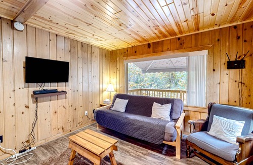 Rhinelander Cabin | 84 m² Cabin ∙ 2 bedrooms ∙ 4 guests
