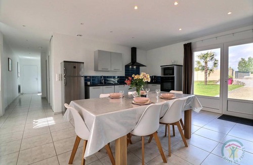 Dol-de-Bretagne House | 85 m² Gîte ∙ 2 bedrooms ∙ 4 guests