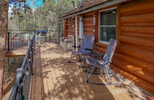 Rainbow Valley Cabin | 87 m² Cabin ∙ 2 bedrooms ∙ 4 guests