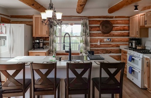 Rainbow Valley Cabin | 87 m² Cabin ∙ 2 bedrooms ∙ 4 guests