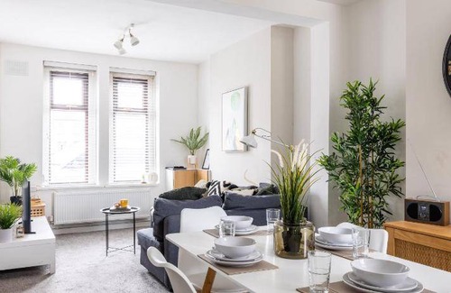Grangetown House | 87 m² House ∙ 3 bedrooms ∙ 7 guests