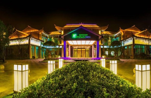 Qinglong County Hotel | 88 m² Hotel ∙ 2 bedrooms ∙ 127 guests