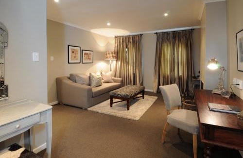 Grahamstown House | 8A Grahamstown by The Oyster Collection