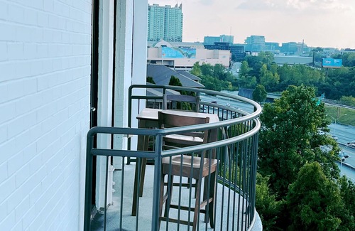 Buckhead House | 8th Floor City View Condo in Midtown Atlanta