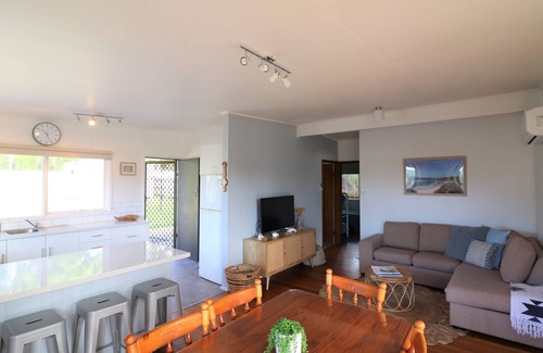Mallacoota House | 9 Bastion Point Road