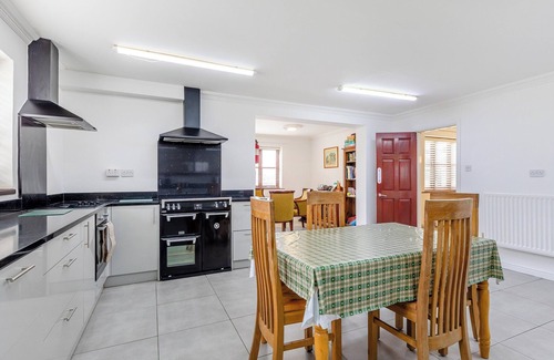 Barrow-on-Trent Cottage | 9 bedroom accommodation in Stenson, near Derby