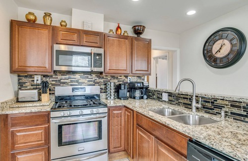 Cumberland Apartment | 9 Mi to Fort Harrison State Park: Apt in Indy