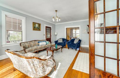 Redstar House | 9 Mi to New River Gorge Spacious Retreat with Porch