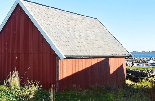 Fjørtoft House | 9 person holiday home in Fjørtoft