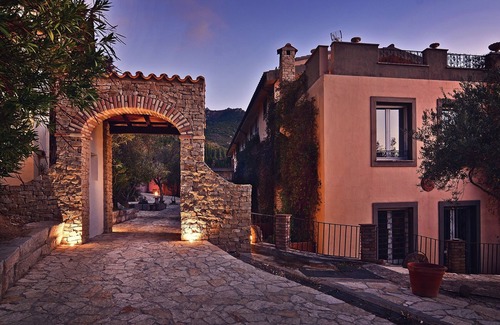 Villaggio delle Mimose Villa | 9 suites, swimming pool, tennis, soccer, billiards