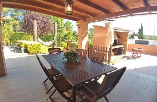 Santa Coloma de Farners Villa | 900 m² Villa ∙ 5 bedrooms ∙ 10 guests