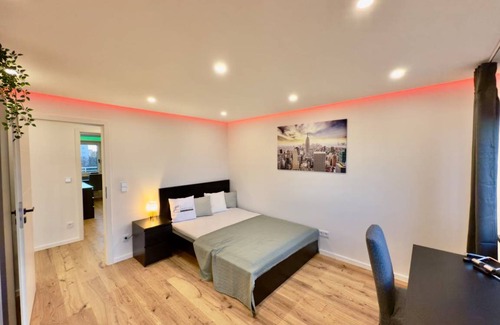 Hasenbergl-Lerchenau Ost Resort | 90 m² Private room ∙ 1 bedroom ∙ 1 guest