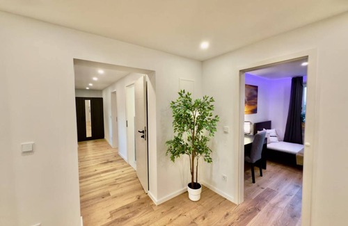 Hasenbergl-Lerchenau Ost Resort | 90 m² Private room ∙ 1 bedroom ∙ 1 guest
