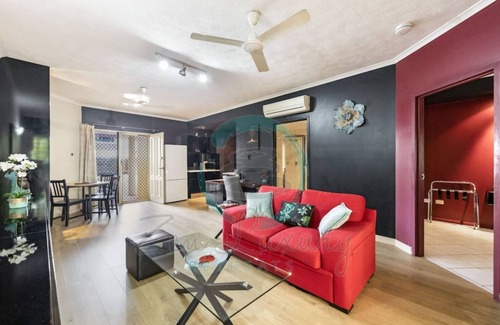 Parap Apartment | 90 m² Apartment ∙ 1 bedroom ∙ 2 guests
