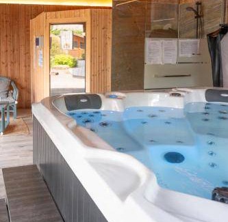 Le Menil Ski Chalet | 90 m² Chalet ∙ 2 bedrooms ∙ 6 guests