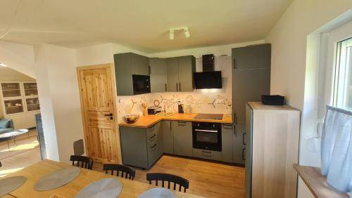 Sierakowice Cabin | 90 m² Lodge ∙ 4 bedrooms ∙ 8 guests