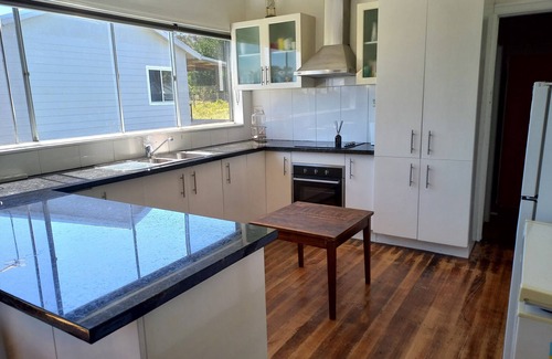 Paradise Beach House | 90 Mile Beach House- Walk to the beach