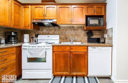 Jasper Place Apartment | 900 m² Apartment ∙ 2 bedrooms ∙ 6 guests