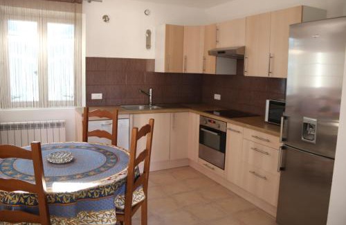 Violes House | 926 Chemin de Saint-Antoine