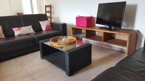 Violes House | 926 Chemin de Saint-Antoine