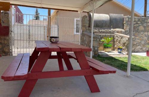 El Paso Apartment | 93 m² Apartment ∙ 1 bedroom ∙ 5 guests