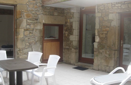 Vannes Apartment | 95 sq.m, with 1 bedroom, living room with sofa bed, terrace, patio, and Internet