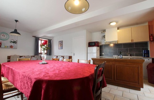 Cerences House | 96 m² Gîte ∙ 3 bedrooms ∙ 8 guests