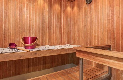 Rovaniemi Hotel | 98 m² Hotel ∙ 2 bedrooms ∙ 127 guests