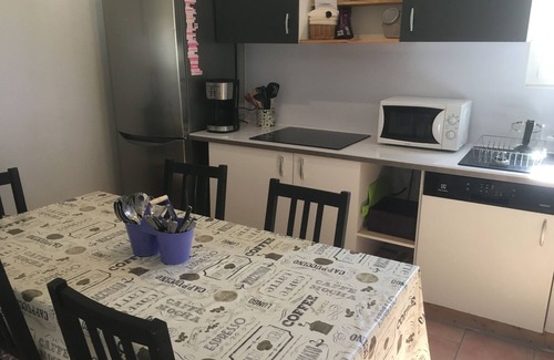 Chateauneuf-Val-Saint-Donat House | 99m2 vacation home for 8 people facing shared pool