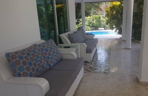 Villas Ana Maria Villa | 9BD 9BTH luxury party villa in central Sosua, guest-friendly, fully equipped!