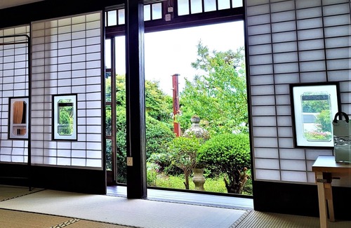 Asahi House | A 120yearold folk house and a museum of contempo - KOMINKA Art Museum Villa / Asahi Chiba