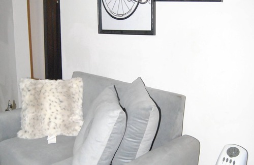 Surulere House | A 1bedroom luxurious apartment in a serene environment and well furnished.