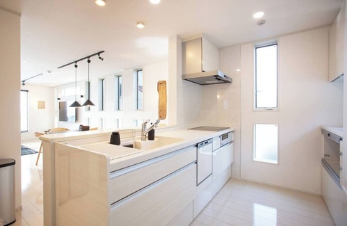 Yokosuka House | A 3storey building with an ocean view and rooftop/Yokosuka Kanagawa