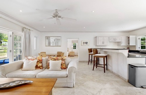 Paynes Bay House | A 4 Bedroom Luxury Sandy Lane Villa With Lots Of Privacy And Close To The Beach
