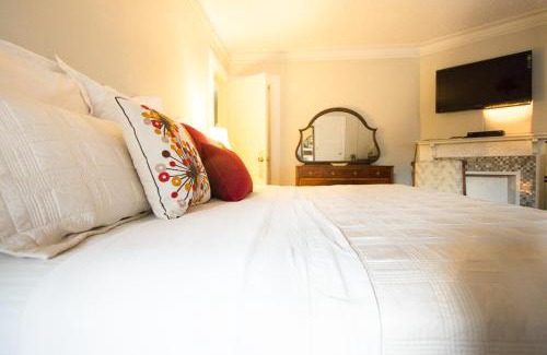 Ditmas Park Bed & Breakfast | A and FayeBed and Breakfast, Inc,
