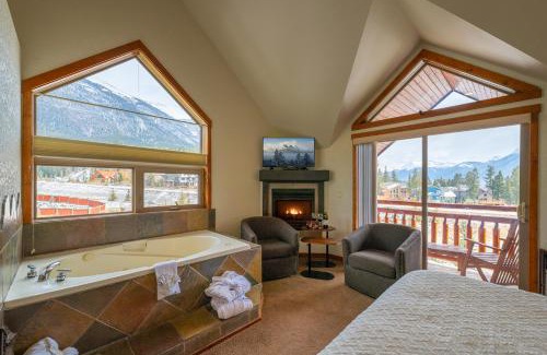 Eagle Terrace Hotel | A Bear and Bison Country Inn