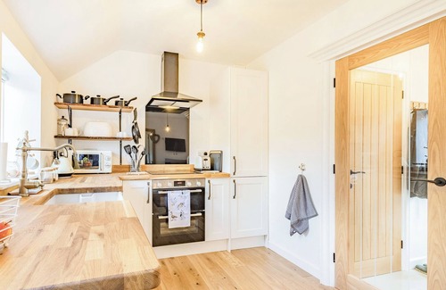 Irstead Cottage | A beautiful cottage to indulge and delight.