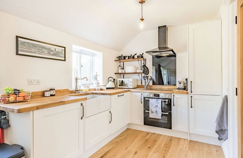 Irstead Cottage | A beautiful cottage to indulge and delight.