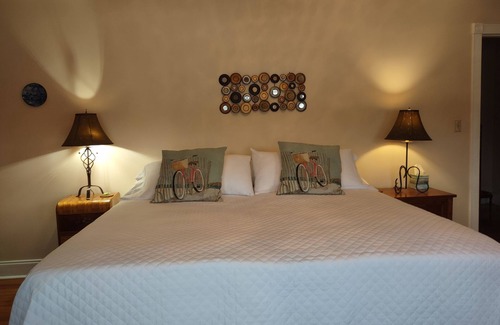Connellsville Bed & Breakfast | A Beautiful Home in city near restaurants and activities