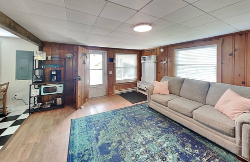 Thayerville House | A Beautiful View | Pet-Friendly Bungalow + Lake Views!