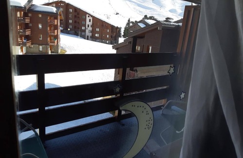 Belle Plagne Apartment | A BELLE-PLAGNE (2050 m), SKIS ON FOOT, IN THE HEART OF THE STATION, THE BERYL